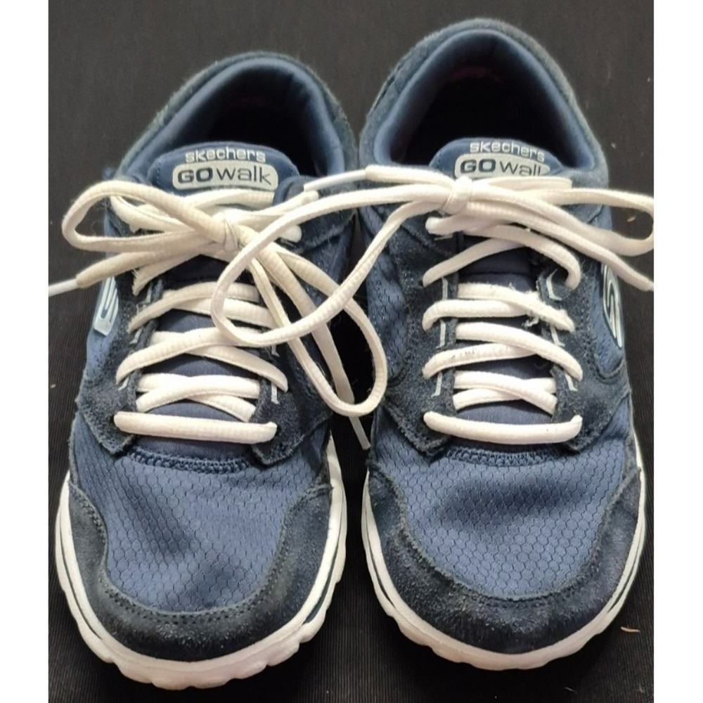 Sketchers Go Walk Resalyte women's navy‎ blue tennis shoes/sneakers sz. 7.5
